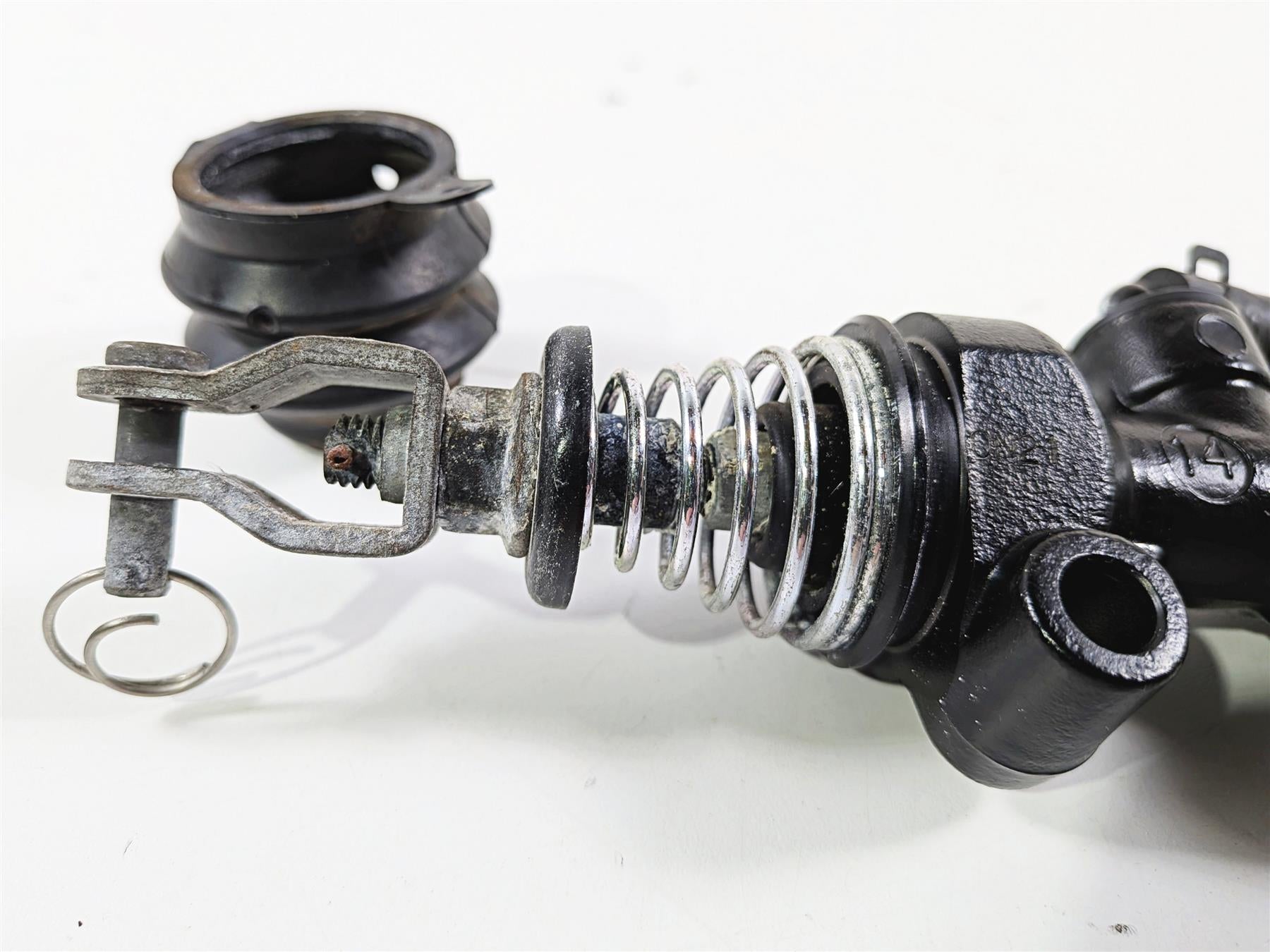 2006 Harley Sportster XL883 Low Rear Brake Master Cylinder 42521-04 {{ shop.shopifyCountryName }} - Mototech271