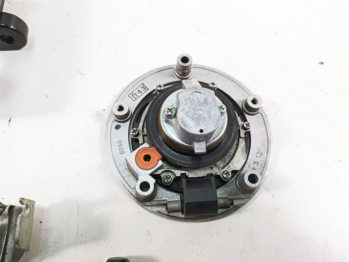 2009 Suzuki GSXR750 K9 Ignition Switch Key Lock Set 37101-40820 37101-40822 {{ shop.shopifyCountryName }} - Mototech271