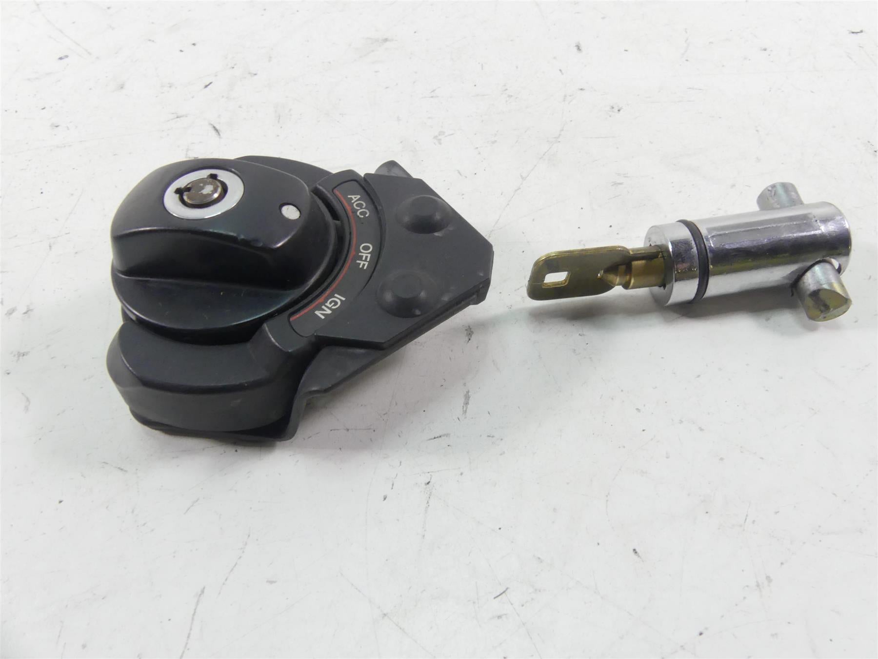 2013 Harley VRSCDX Night Rod Special Ignition Switch Key Lock Set 70020-05 {{ shop.shopifyCountryName }} - Mototech271