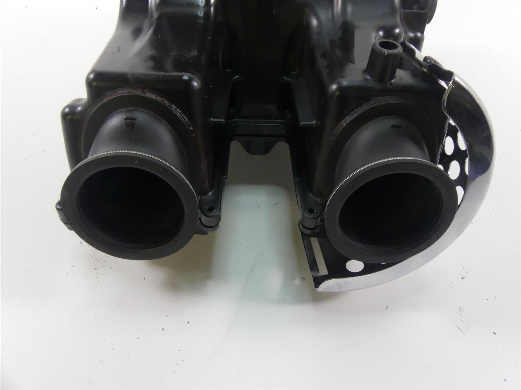 2002 Triumph Bonneville America Air Box Breather & Side Chrome Cover T2208760 {{ shop.shopifyCountryName }} - Mototech271