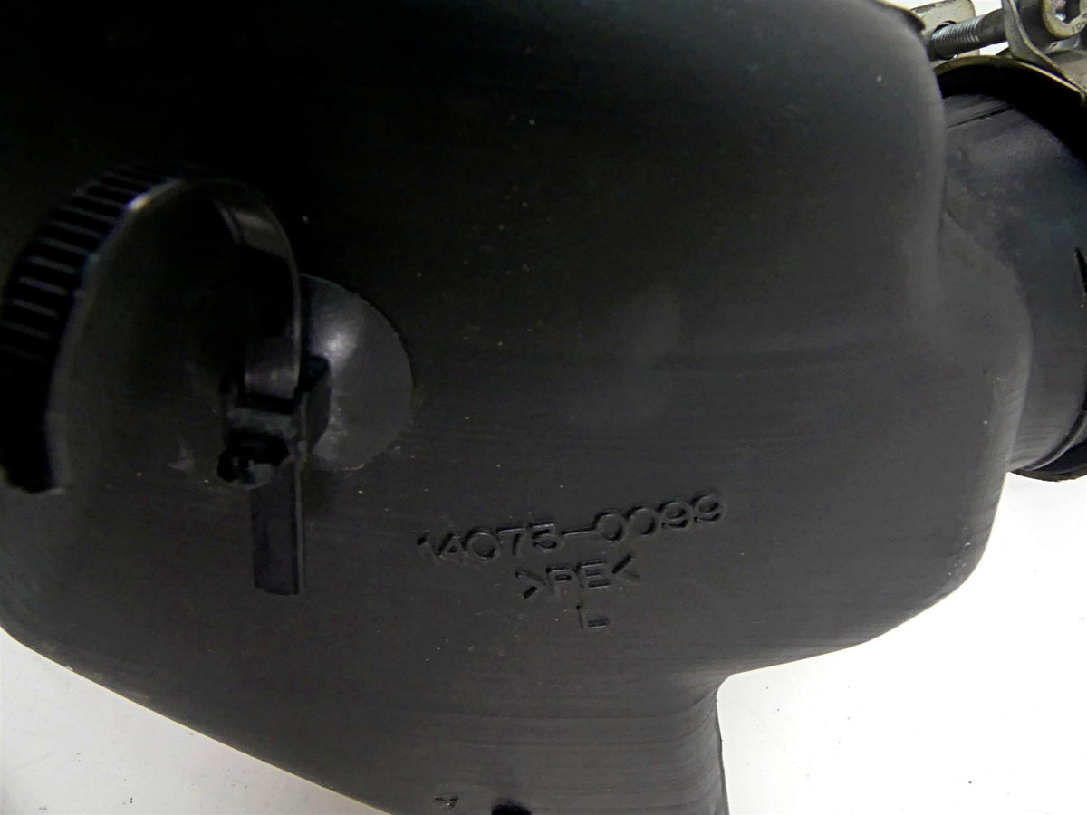 2010 Kawasaki ZX1400 ZX14 R Ninja Front Air Ram & Center Duct Set 14073-0099 {{ shop.shopifyCountryName }} - Mototech271