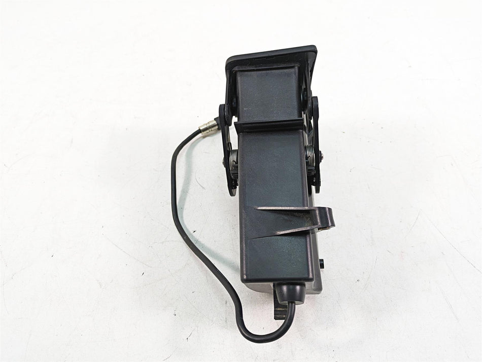 2020 Harley Touring FLHX Street Glide Front Fairing Media Compartment 76000107A {{ shop.shopifyCountryName }} - Mototech271