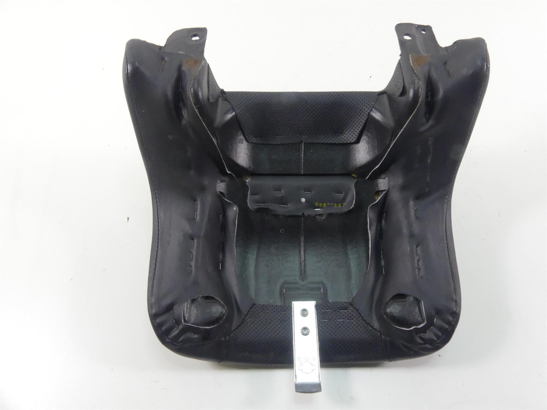 2011 Harley VRSCF Muscle Rod Nice Rear Passenger Seat Saddle Pillion 52438-09 {{ shop.shopifyCountryName }} - Mototech271