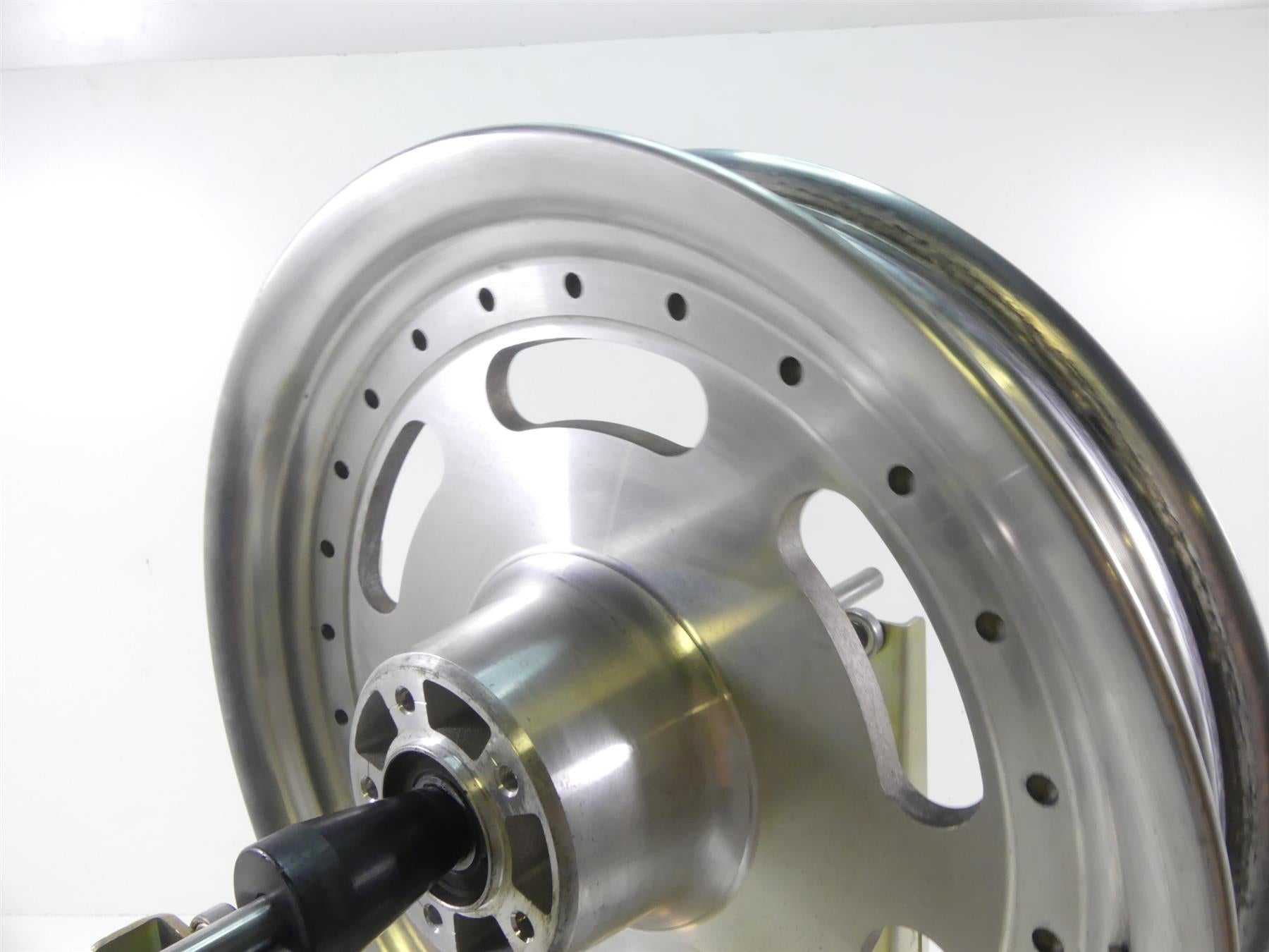 2009 Harley FXDF Dyna Fat Bob Straight Front Slot Wheel Rim 16x3 43300172 {{ shop.shopifyCountryName }} - Mototech271