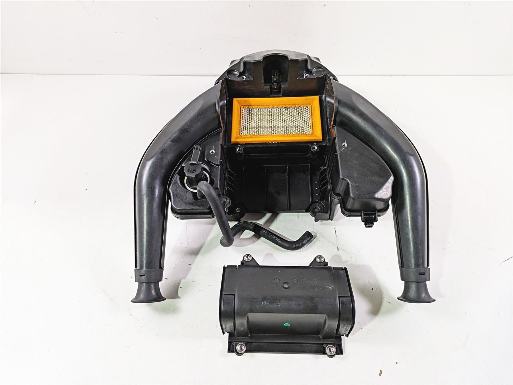 2017 BMW F800GS Adv K75 Air Filter Cleaner & Tubes Set 13718554886 {{ shop.shopifyCountryName }} - Mototech271