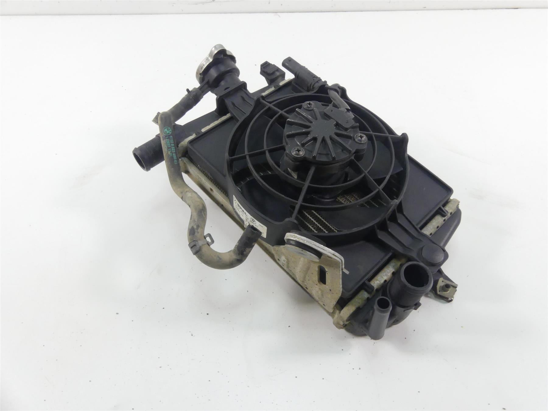 2019 BMW R1250GS K50 Left Radiator Fan Cover Set -No Leaks 17118546408 {{ shop.shopifyCountryName }} - Mototech271