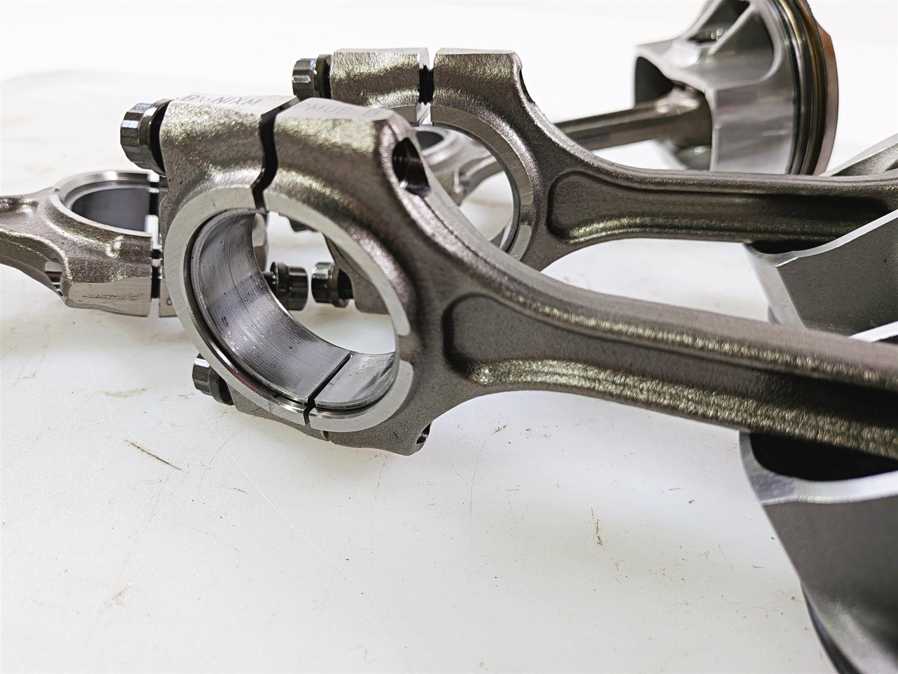 2016 Aprilia RSV 1100 Tuono V4 Factory Piston & Connecting Rod Set B045842 {{ shop.shopifyCountryName }} - Mototech271