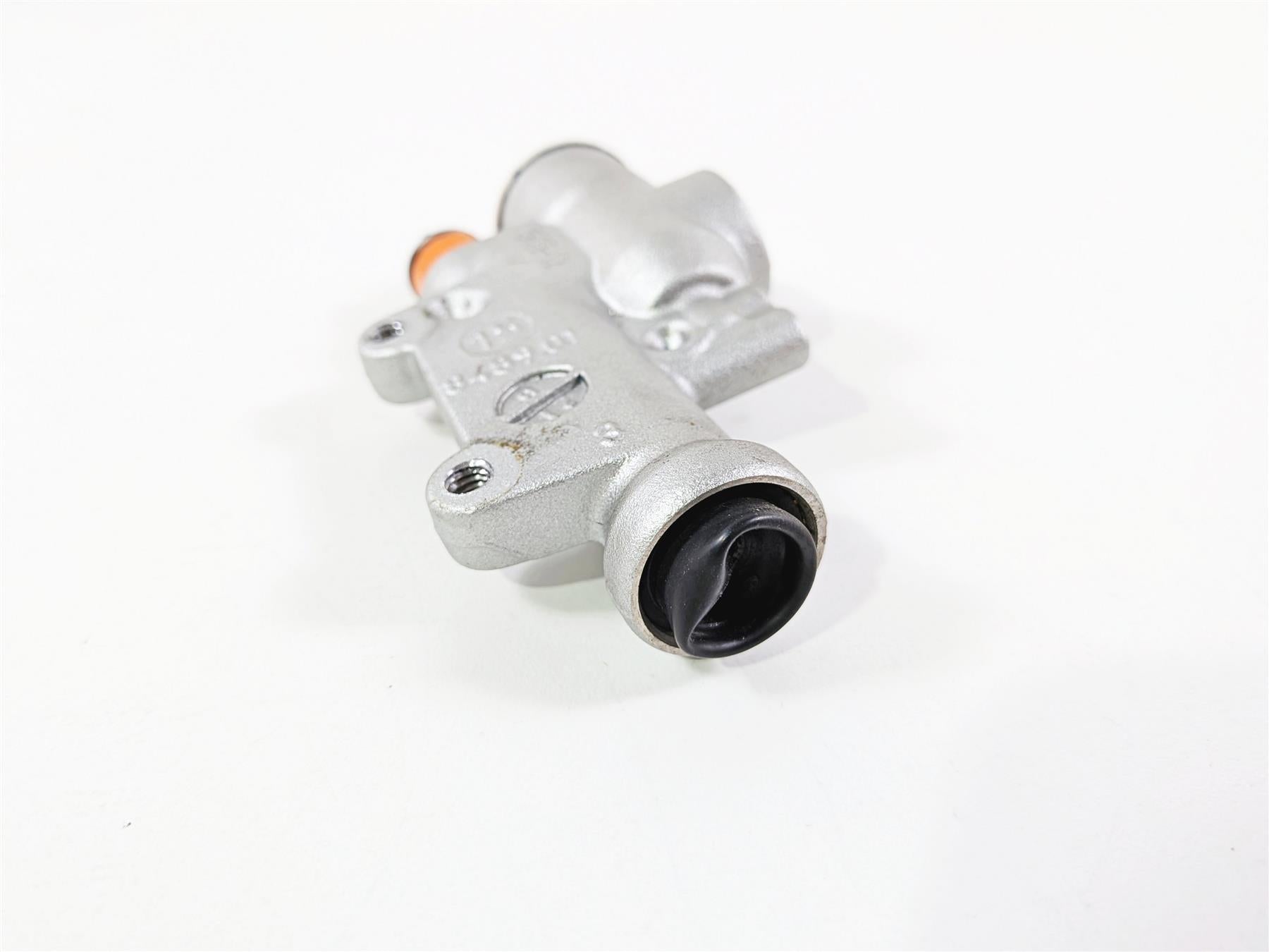 2016 Aprilia RSV 1100 Tuono V4 Factory Rear Brembo Brake Master Cylinder B044586 {{ shop.shopifyCountryName }} - Mototech271