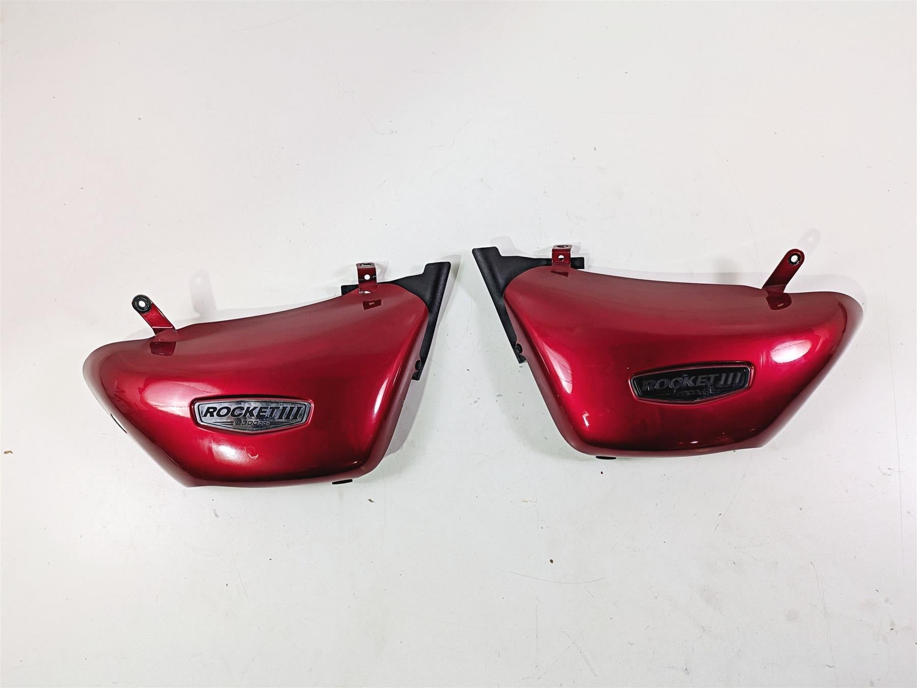 2006 Triumph Rocket 3 Main Side Cover Fairing Panel Set - Read T2301832 T2301833 {{ shop.shopifyCountryName }} - Mototech271