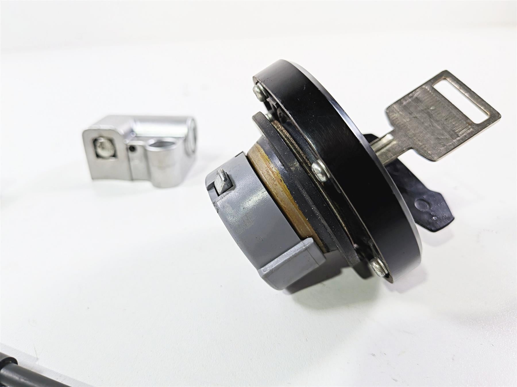 2014 Suzuki M109R VZR1800 Boulevard Key Lock Set 37000-49890 37000-49893 {{ shop.shopifyCountryName }} - Mototech271