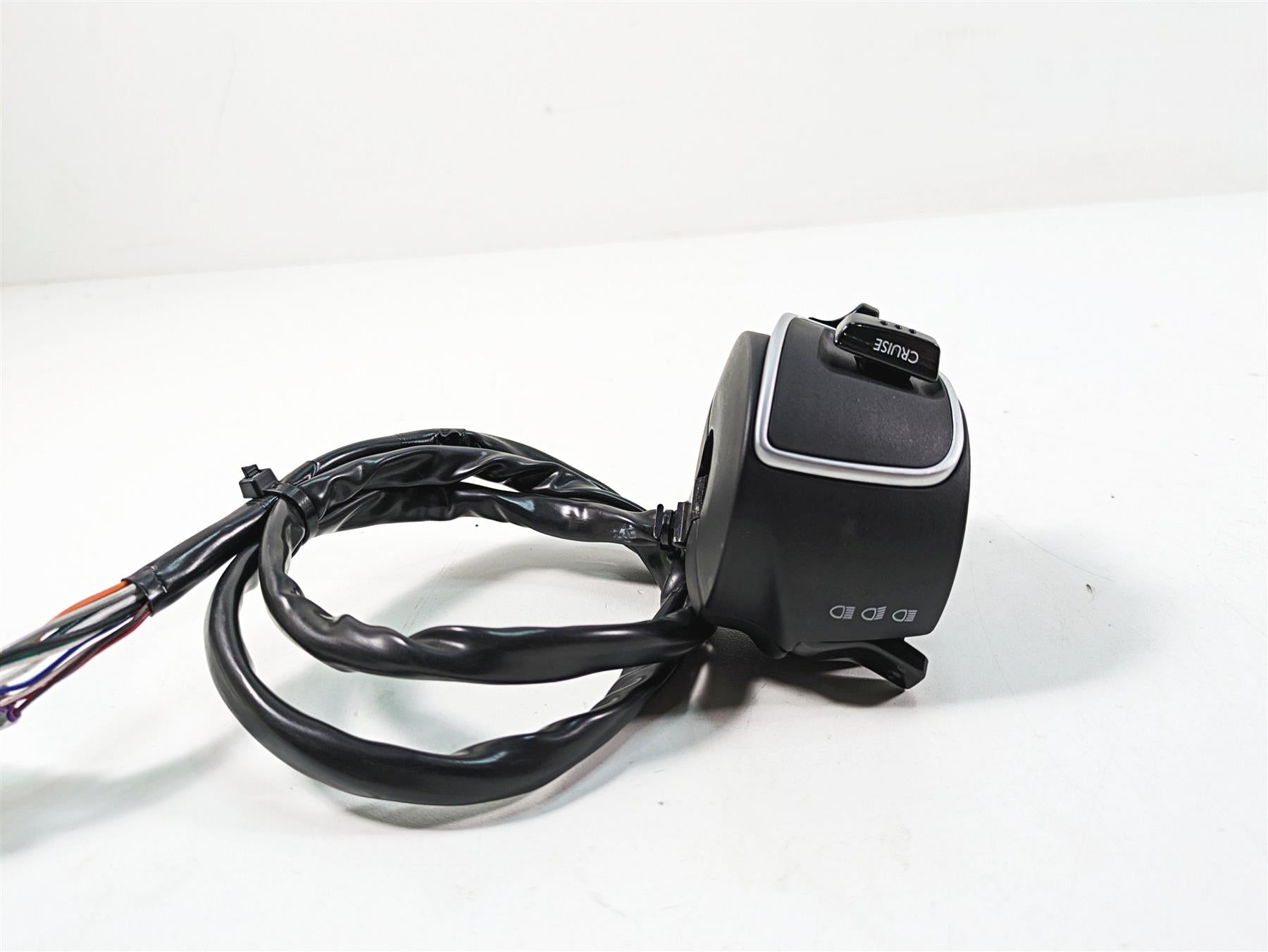 2020 Moto Guzzi V85 TT Adventure Left Blinker Cruise Control Switch 2D000339 {{ shop.shopifyCountryName }} - Mototech271
