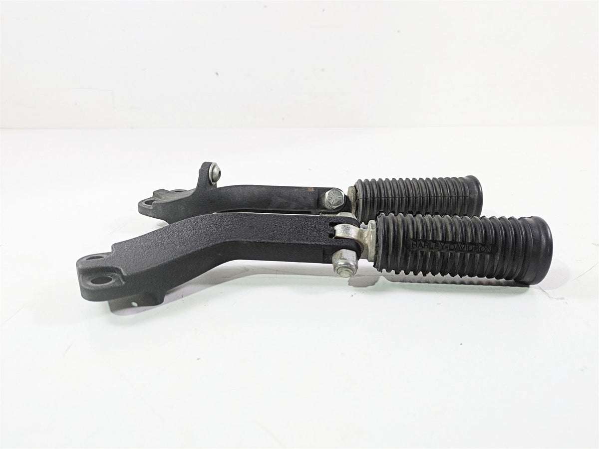 2010 Harley Dyna FXDB Street Bob Rear Passenger Footpeg Set 49224-06A 49230-06 {{ shop.shopifyCountryName }} - Mototech271