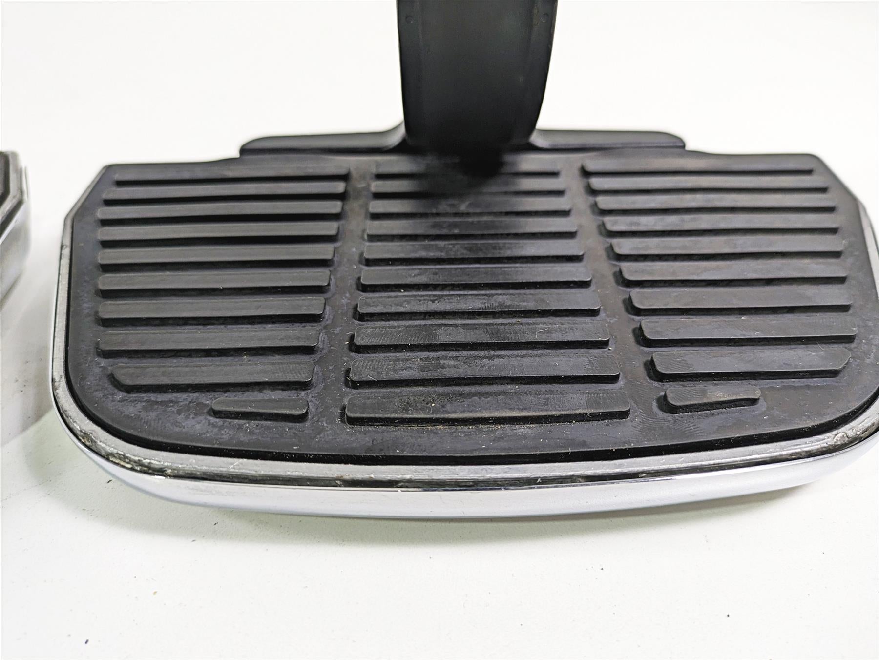 2003 Harley FLSTC Softail Heritage 100th Rear Floorboard Set & Adapter 50942-00 {{ shop.shopifyCountryName }} - Mototech271