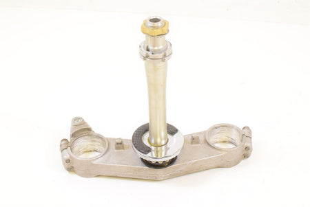 2006 Suzuki GSX1300 R Hayabusa Lower Triple Tree Steering Clamp 51410-24F30 {{ shop.shopifyCountryName }} - Mototech271