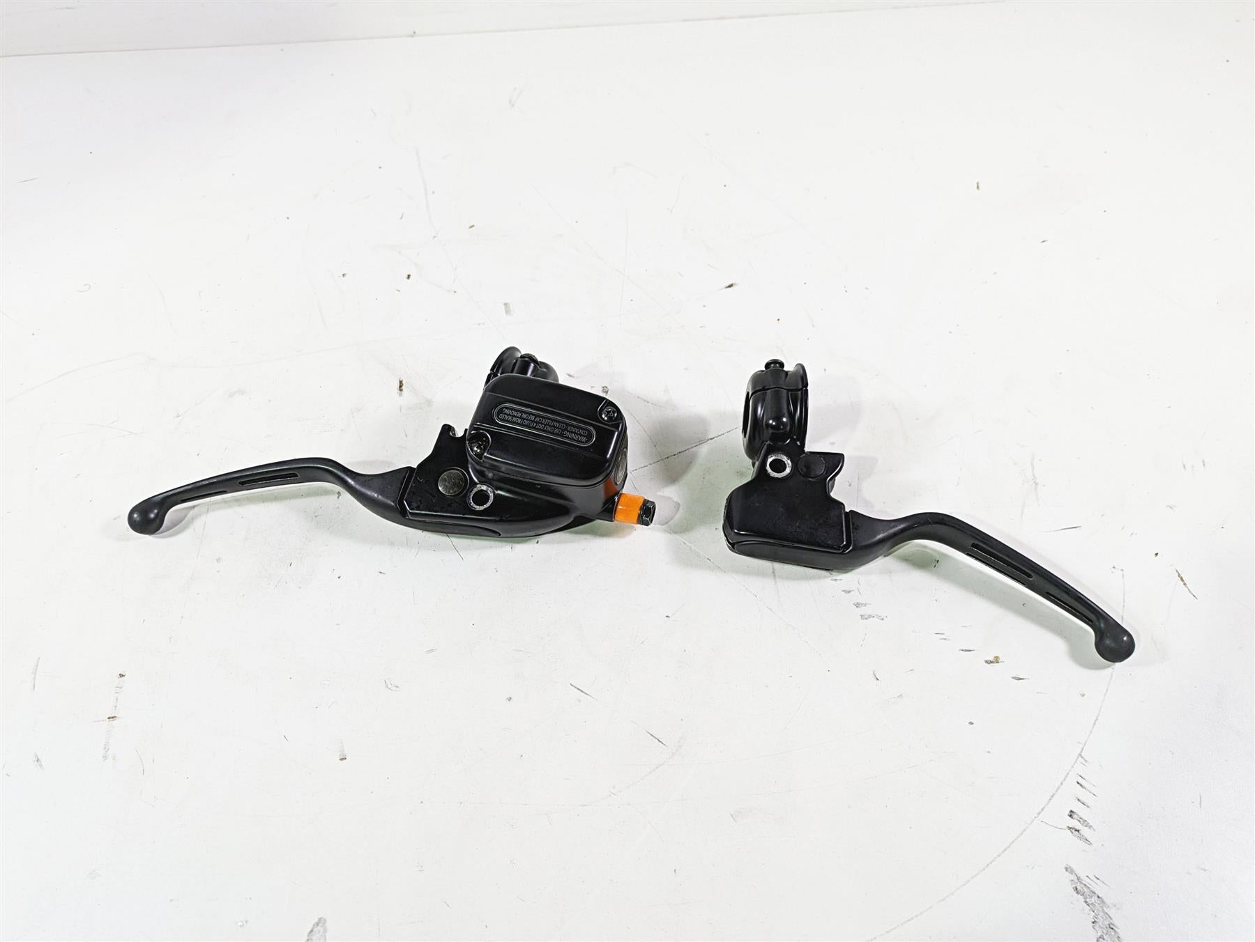 2008 Harley Touring FLHTCU E-Glide 105TH Front Brake Master Cylinder 44551-08F {{ shop.shopifyCountryName }} - Mototech271