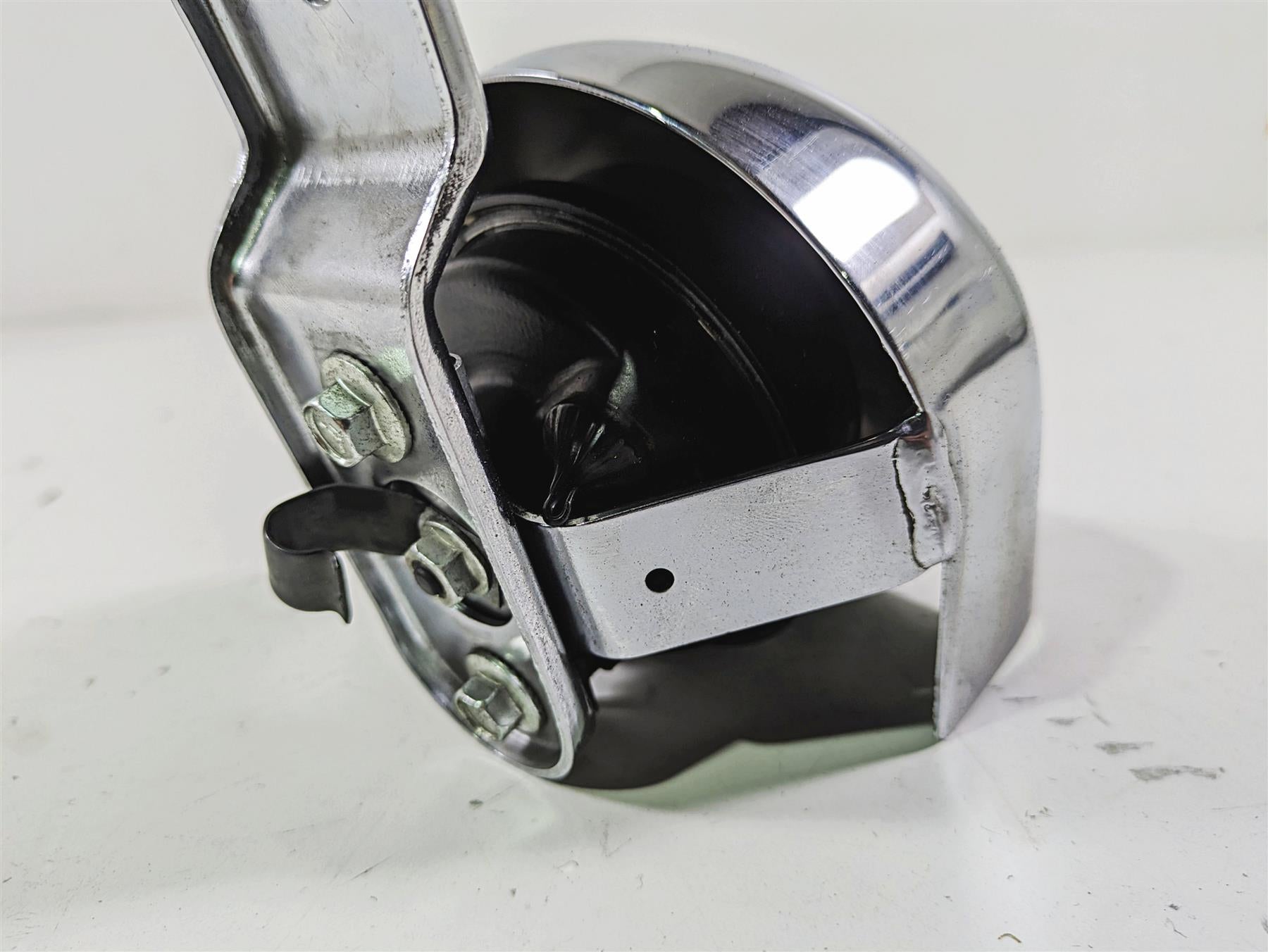 2008 Harley Touring FLHTCU E-Glide 105TH Horn With Chrome Cover 61300478A {{ shop.shopifyCountryName }} - Mototech271