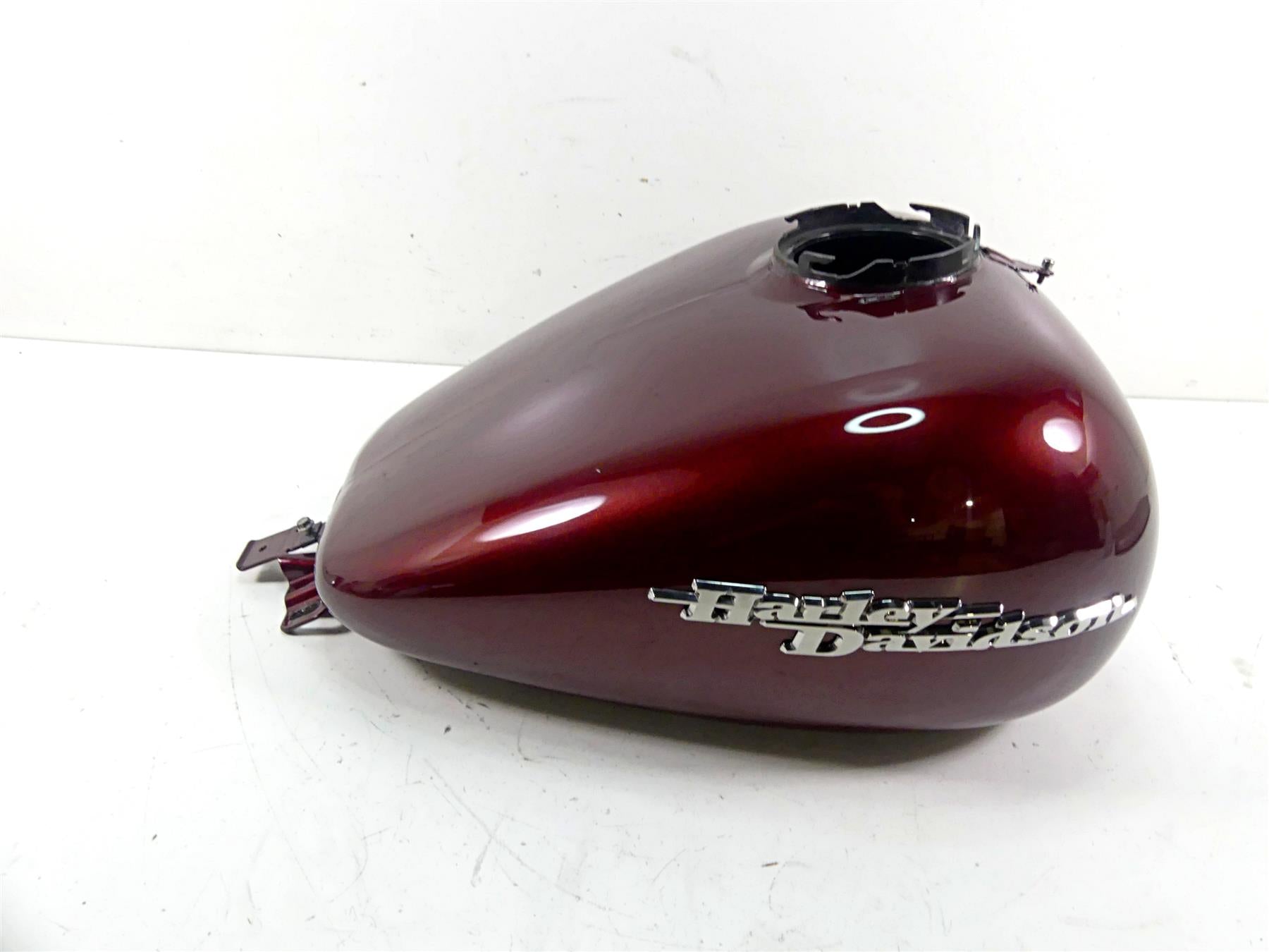 2008 Harley Touring FLHX Street Glide Fuel Gas Petrol Tank - Dented 61356-08 {{ shop.shopifyCountryName }} - Mototech271