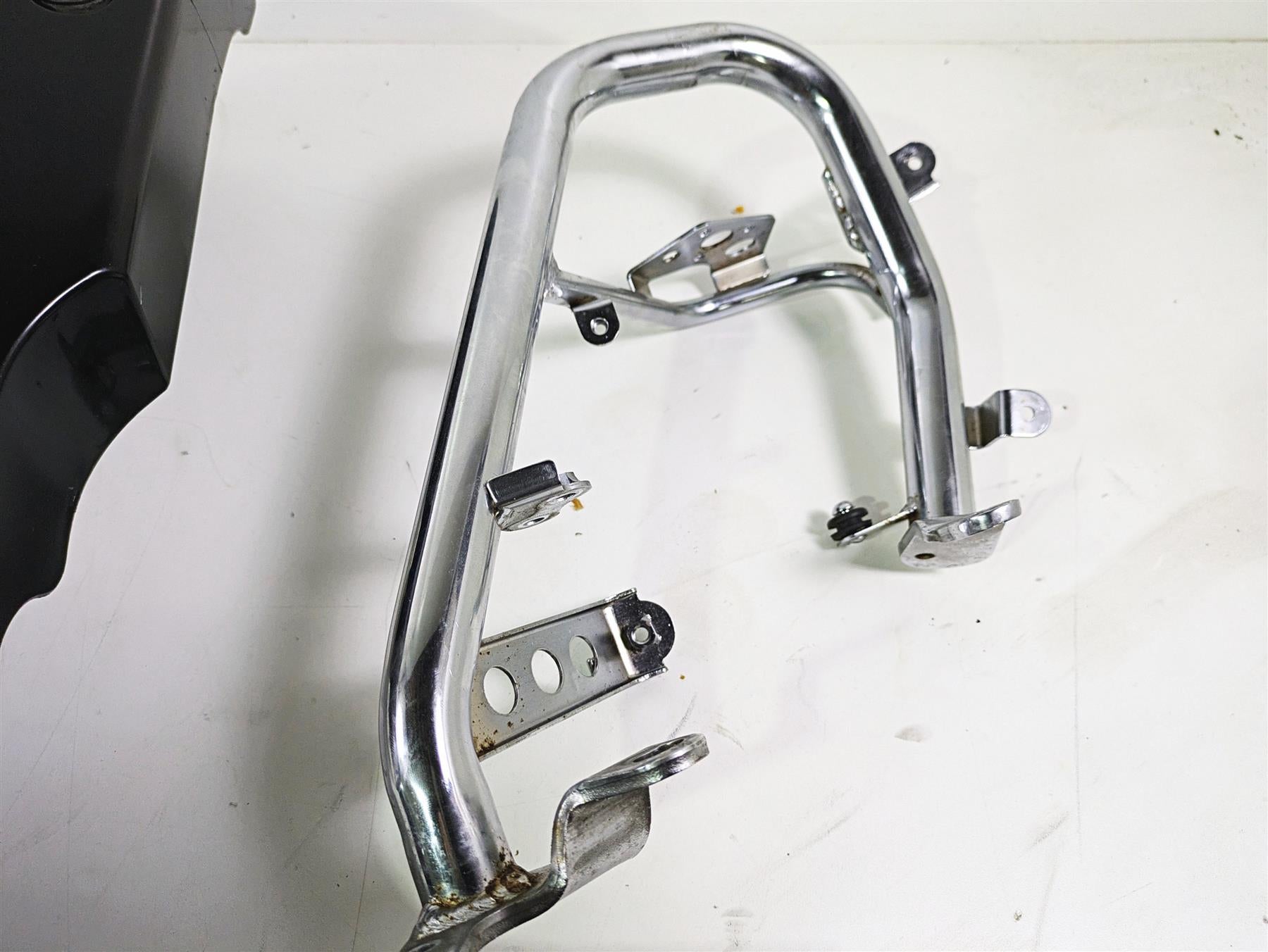 2004 Yamaha XVZ1300 Royal Star Front L+R Leg Fairings & Mounts 4XY-2835J-01-P5 {{ shop.shopifyCountryName }} - Mototech271
