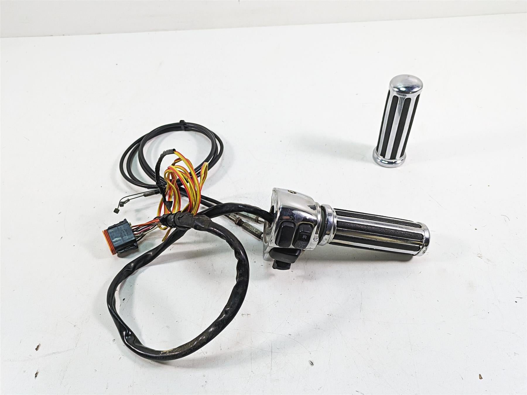 1999 Harley Touring FLHTC Electra Glide Right Hand Control Switch -Read 71684-06 {{ shop.shopifyCountryName }} - Mototech271