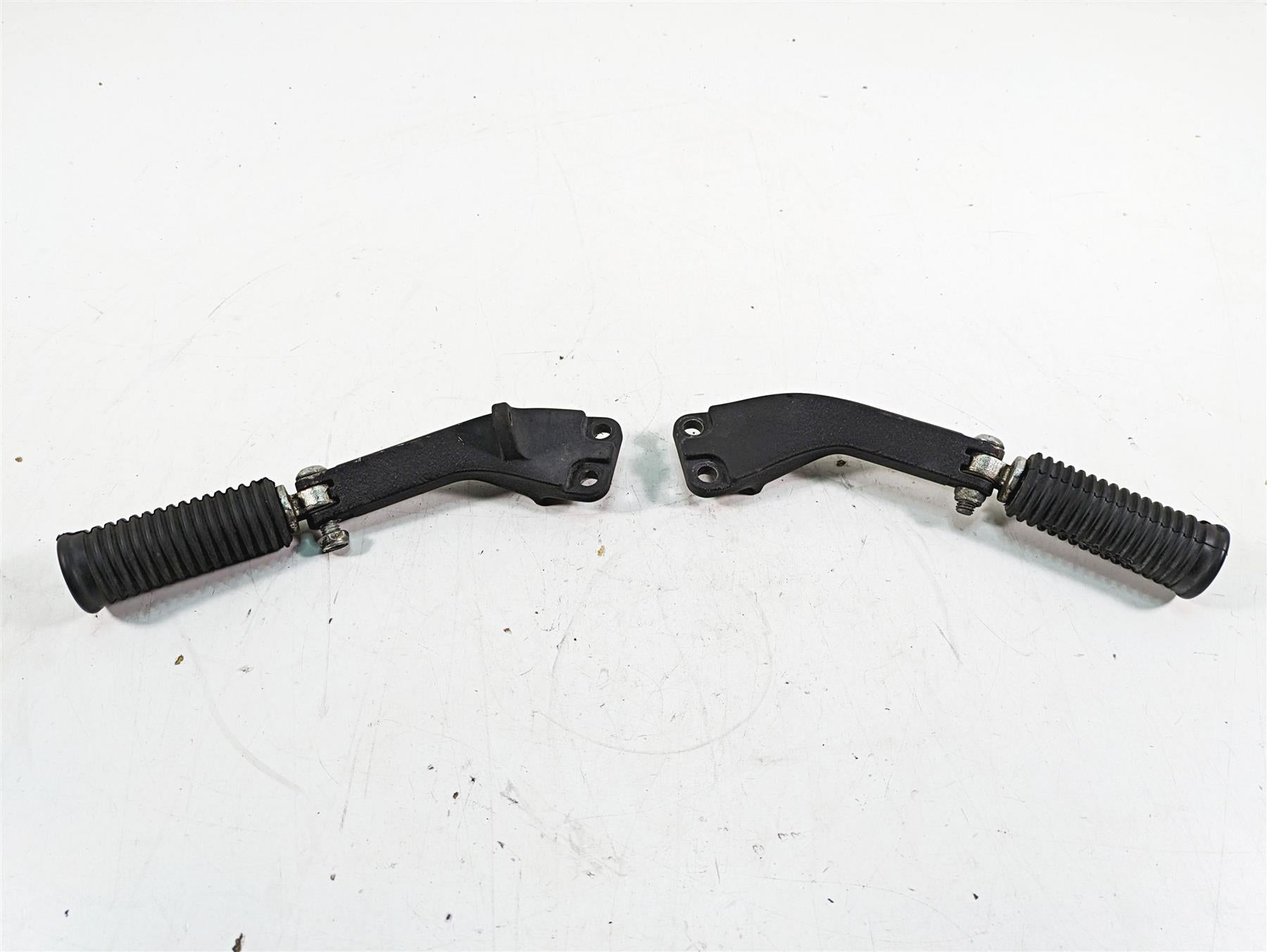 2015 Harley FXDL Dyna Low Rider Rear Passenger Foot Peg Set 49224-06A 49230-06 | Mototech271