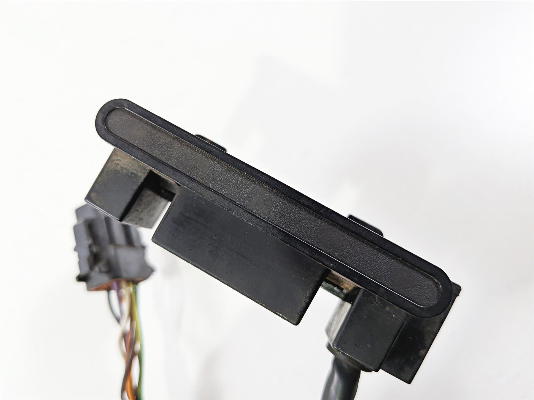 2011 Harley FXDF Dyna Fat Bob Instrument Indicator Lights Read 68113-99C {{ shop.shopifyCountryName }} - Mototech271