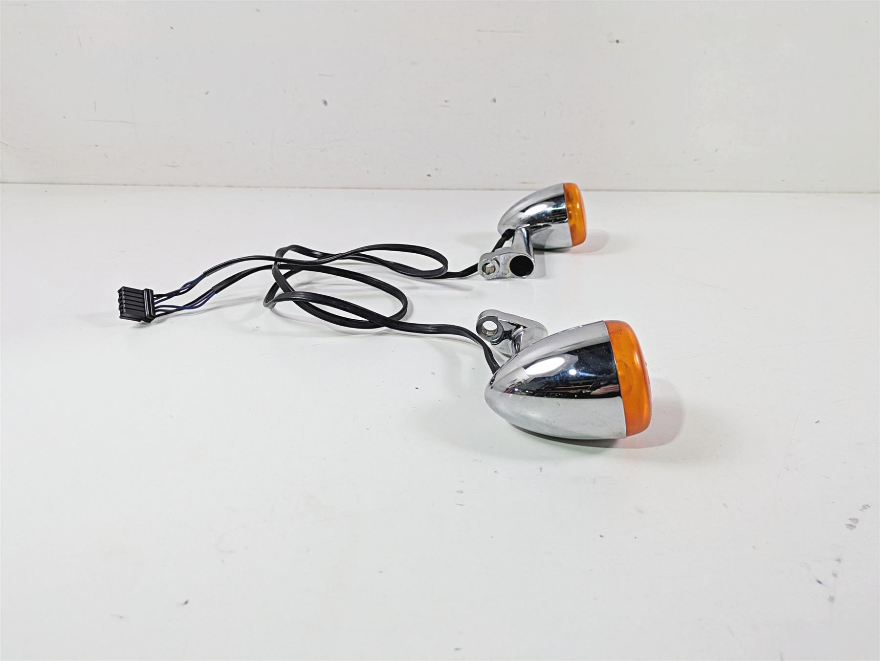 2007 Harley Sportster XL1200 C Front Turn Signal Blinker Set 68972-00 {{ shop.shopifyCountryName }} - Mototech271
