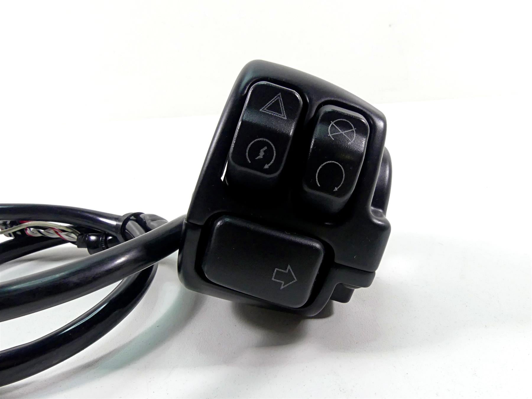 2020 Harley Softail FXST Standard Right Hand Start Stop Control Switch 71500462 {{ shop.shopifyCountryName }} - Mototech271