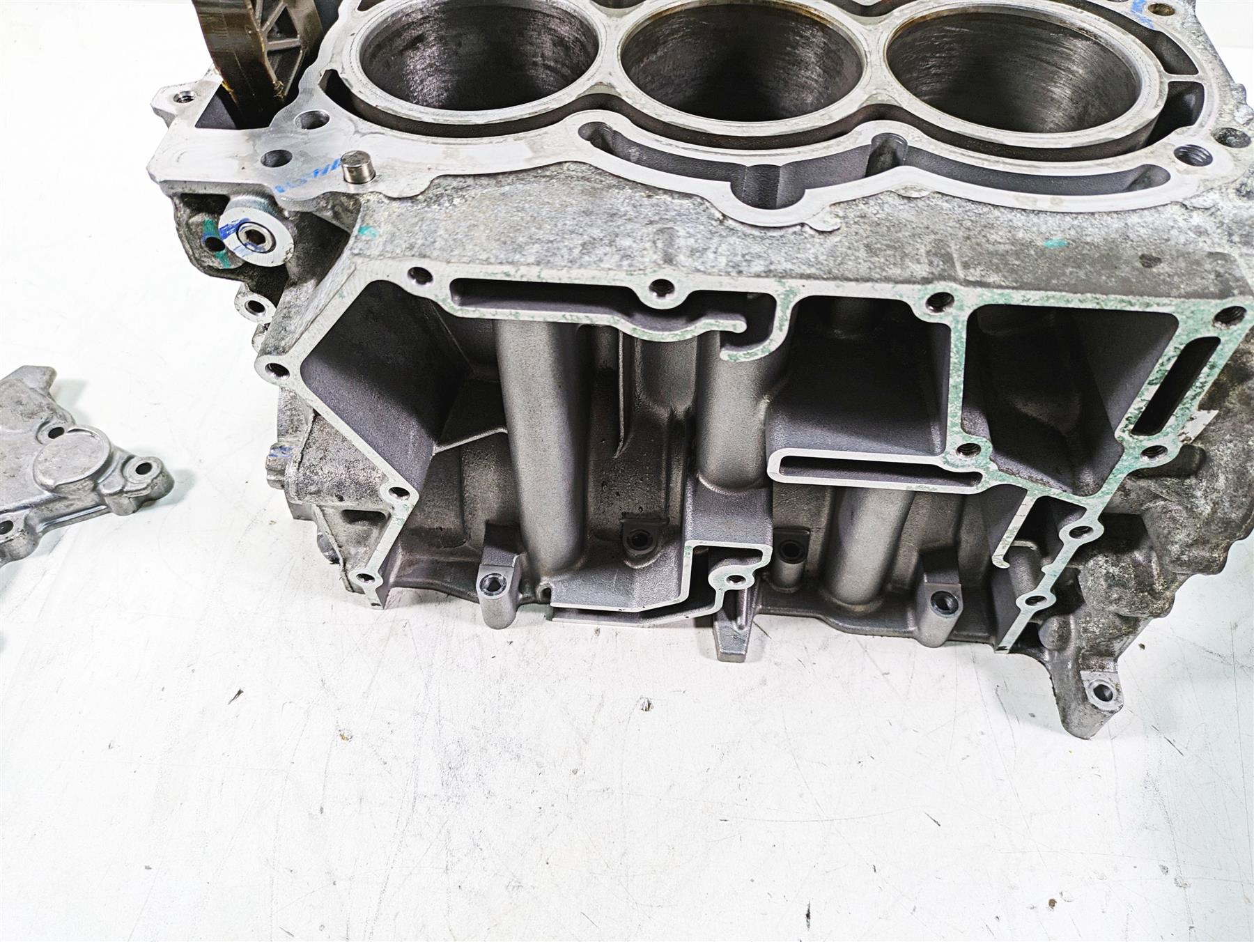 2019 Sea-Doo Spark 900 Trixx Crankcase Lower Engine Case - Read 420894026 {{ shop.shopifyCountryName }} - Mototech271