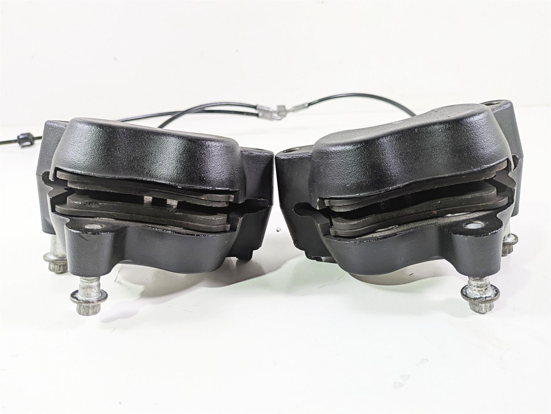 2014 Harley FXDF Dyna Fat Bob Front Brake Caliper & Line Set 41300001 41300002 {{ shop.shopifyCountryName }} - Mototech271