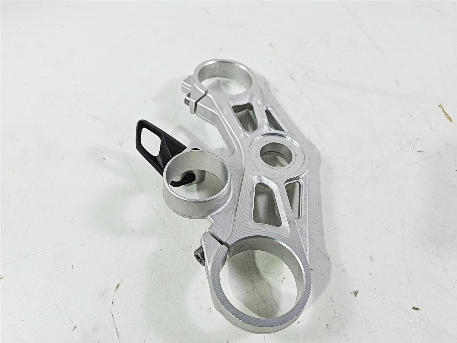 2016 BMW S1000RR K46 Upper Triple Tree Steering Clamp 31428549498 {{ shop.shopifyCountryName }} - Mototech271