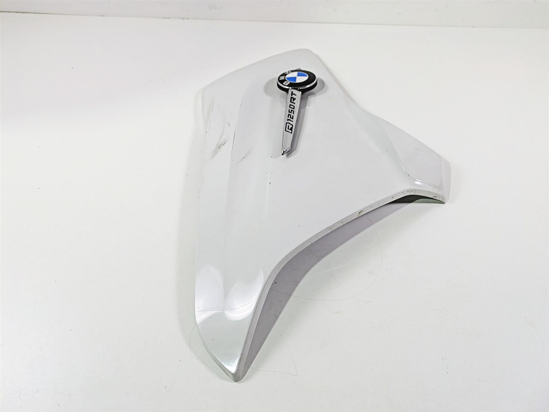 2019 BMW R1250RT K52 Left Emblem Side Covers Fairing Cowl - Read 46638566227 {{ shop.shopifyCountryName }} - Mototech271