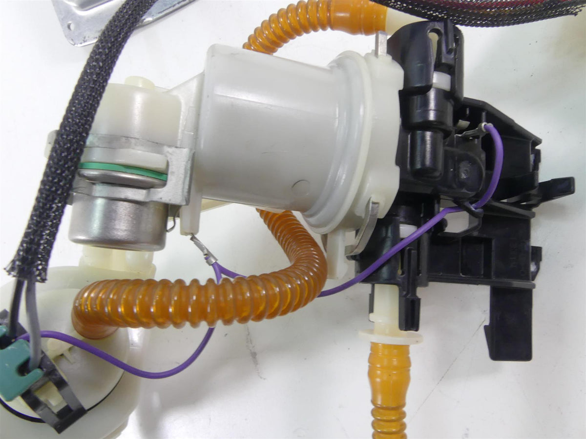 2014 Harley FXDF Dyna Fat Bob Fuel Gas Petrol Pump - Tested 75218-04D {{ shop.shopifyCountryName }} - Mototech271