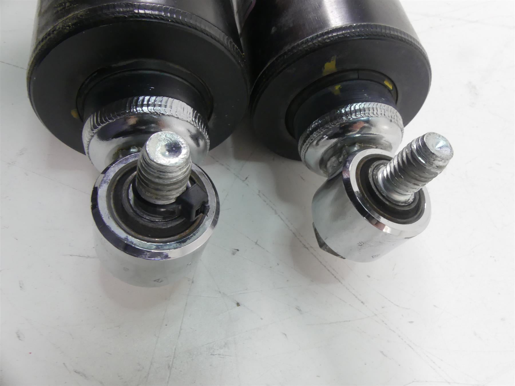2017 Harley FXSE CVO Pro Street Breakout Rear Suspension Showa Shocks 54000045 {{ shop.shopifyCountryName }} - Mototech271
