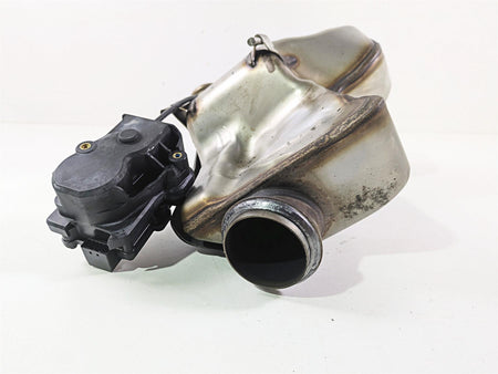 2018 KTM 1290 Super Duke R Exhaust Center Chamber Pipe & Servo 61605050000 {{ shop.shopifyCountryName }} - Mototech271