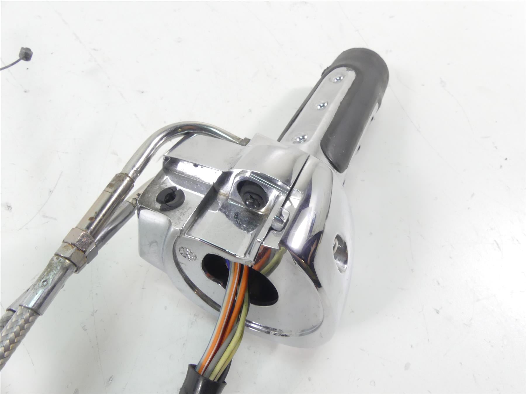 2007 Harley Touring FLHR SE CVO Road King Right Start Control Switch 71684-06A {{ shop.shopifyCountryName }} - Mototech271