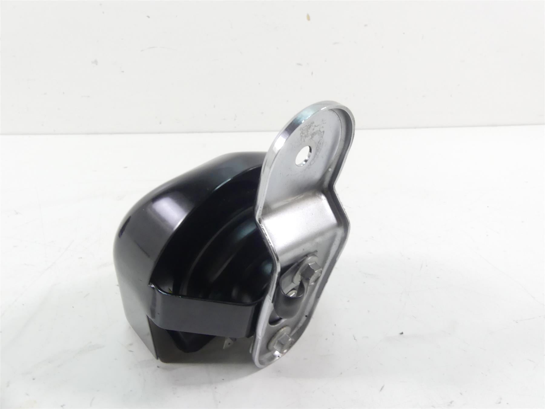 2017 Harley FLS Softail Slim Horn + Cover & Mount 69061-99B {{ shop.shopifyCountryName }} - Mototech271
