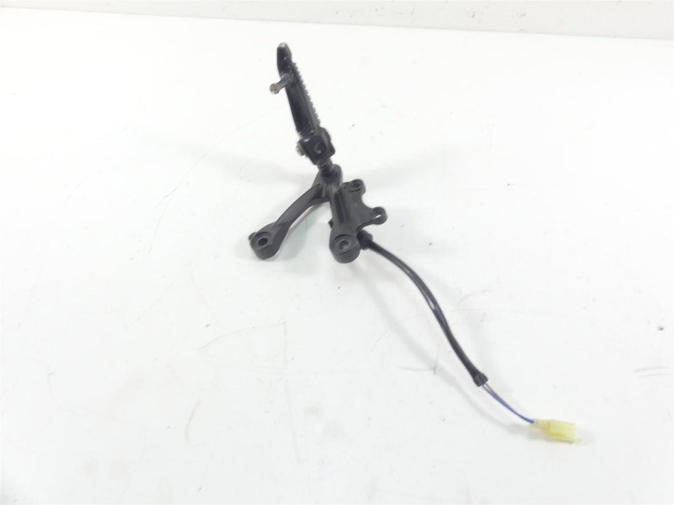 2013 Kawasaki ZX636 ZX6R Ninja Right Footpeg & Bracket Set 35063-0590-18R {{ shop.shopifyCountryName }} - Mototech271