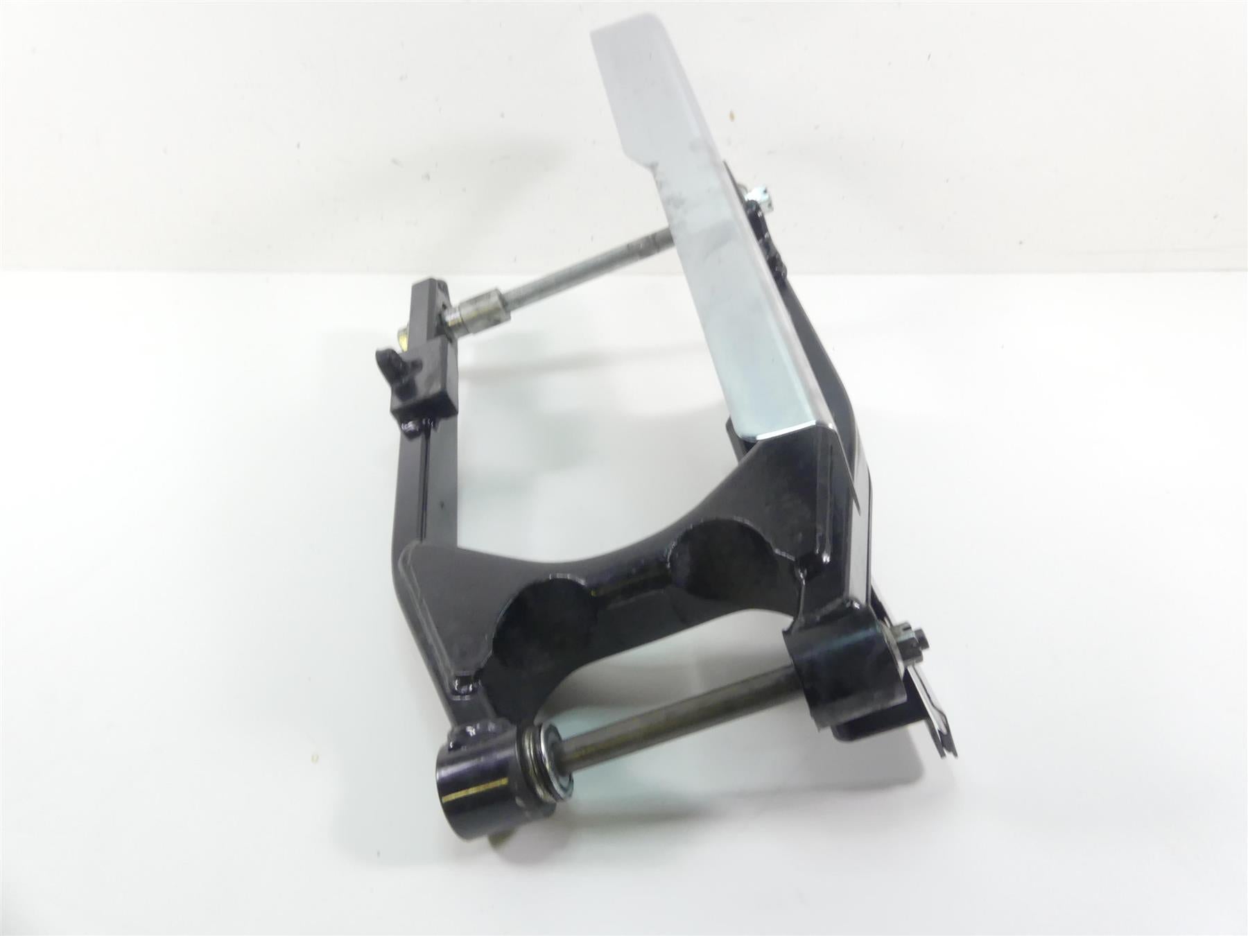 1999 Harley Dyna FXDL Low Rider Rear Swing Arm Swing Arm + 3/4" Axle 47820-90A {{ shop.shopifyCountryName }} - Mototech271