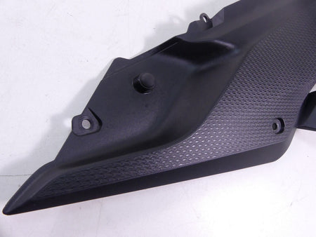 2016 BMW R1200RS K54 Between Leg Right Side Fairing 46638545320 {{ shop.shopifyCountryName }} - Mototech271