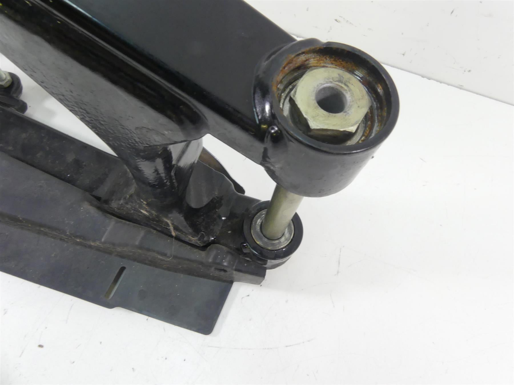 2009 Harley FXDF Dyna Fat Bob Rear Swingarm & Belt Guards & 25mm Axle 47820-06 {{ shop.shopifyCountryName }} - Mototech271