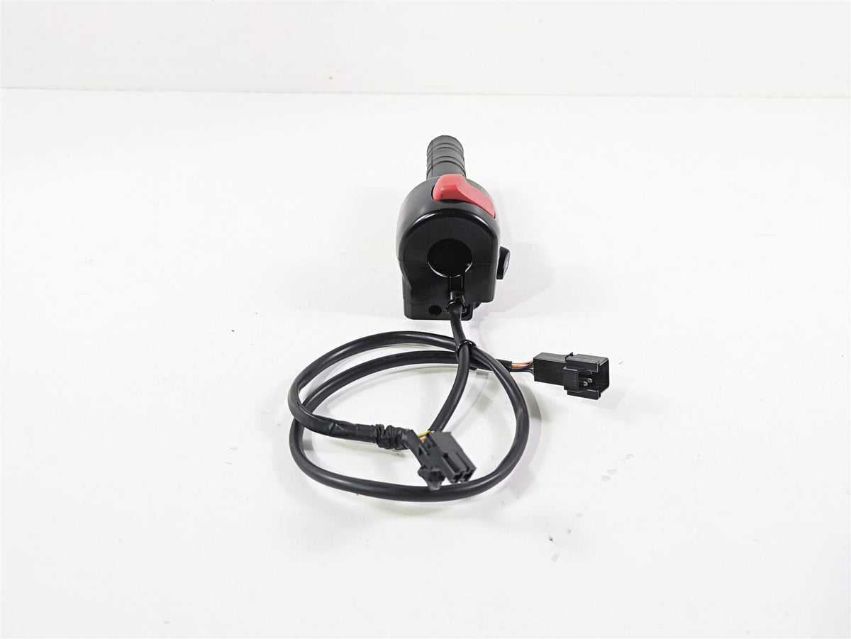 2019 Suzuki M109R VZR1800 Boulevard Right Hand Control Switch 37200-06J00 {{ shop.shopifyCountryName }} - Mototech271