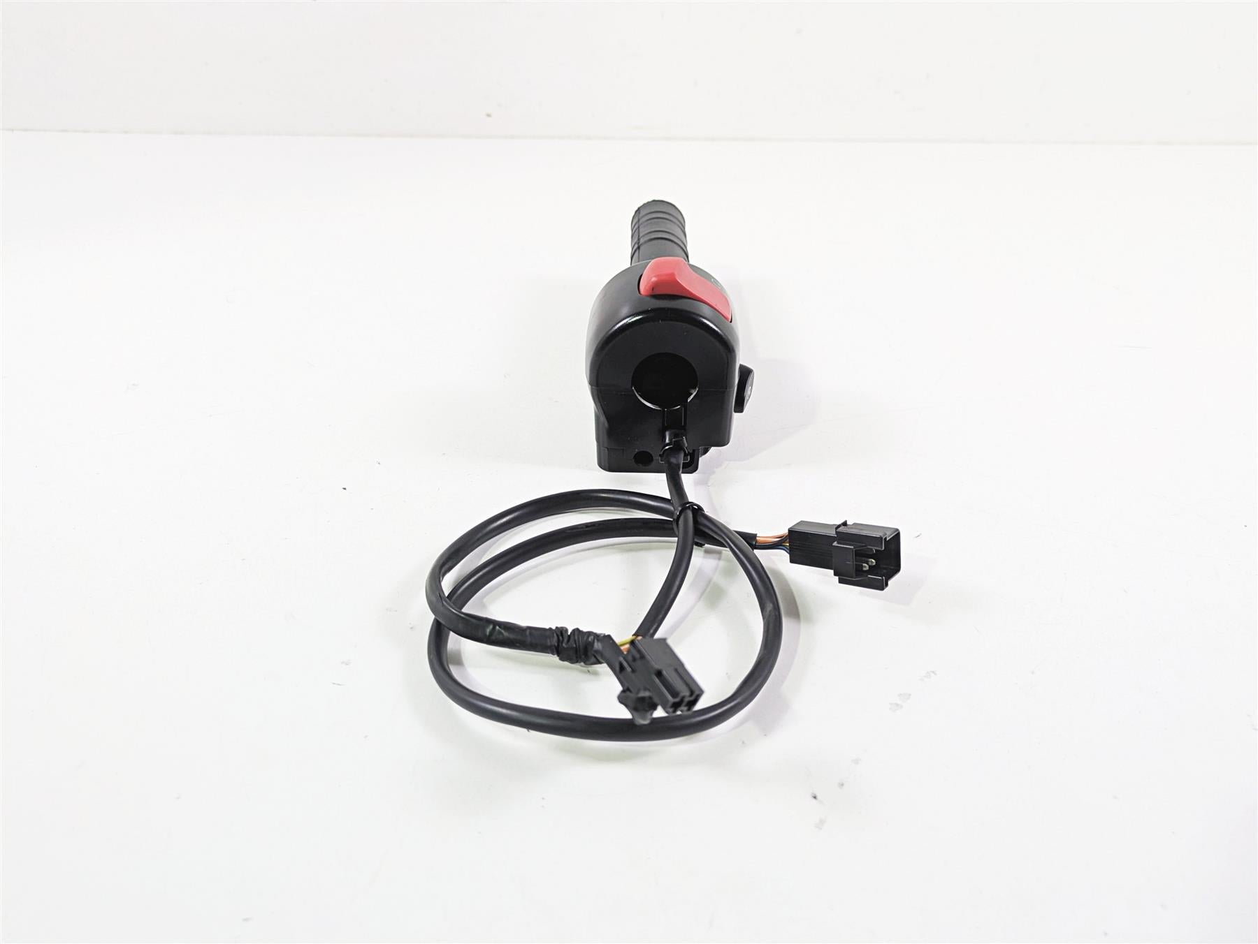2019 Suzuki M109R VZR1800 Boulevard Right Hand Control Switch 37200-06J00 {{ shop.shopifyCountryName }} - Mototech271