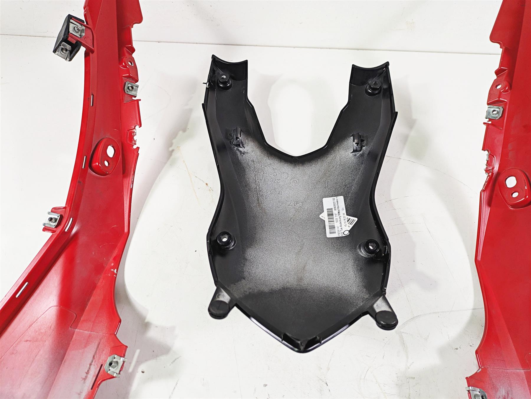 2017 BMW F800GS Adv K75 Upper Tank Cover Fairing in Racingred 46638563897 {{ shop.shopifyCountryName }} - Mototech271