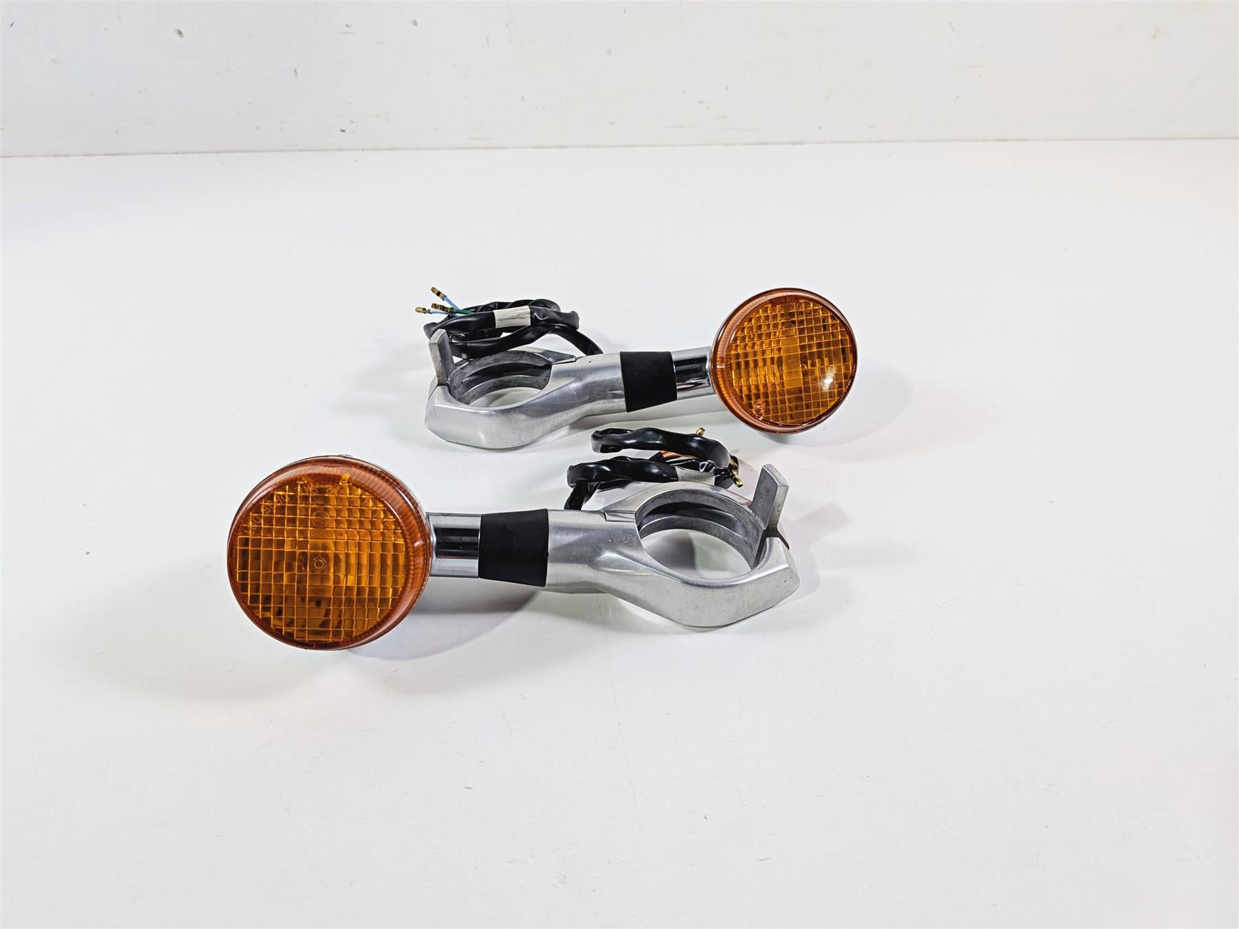 2003 Honda V-Twin VTX1800 C Left Right Front Blinker Clamp Set 33400-MBH-672 {{ shop.shopifyCountryName }} - Mototech271