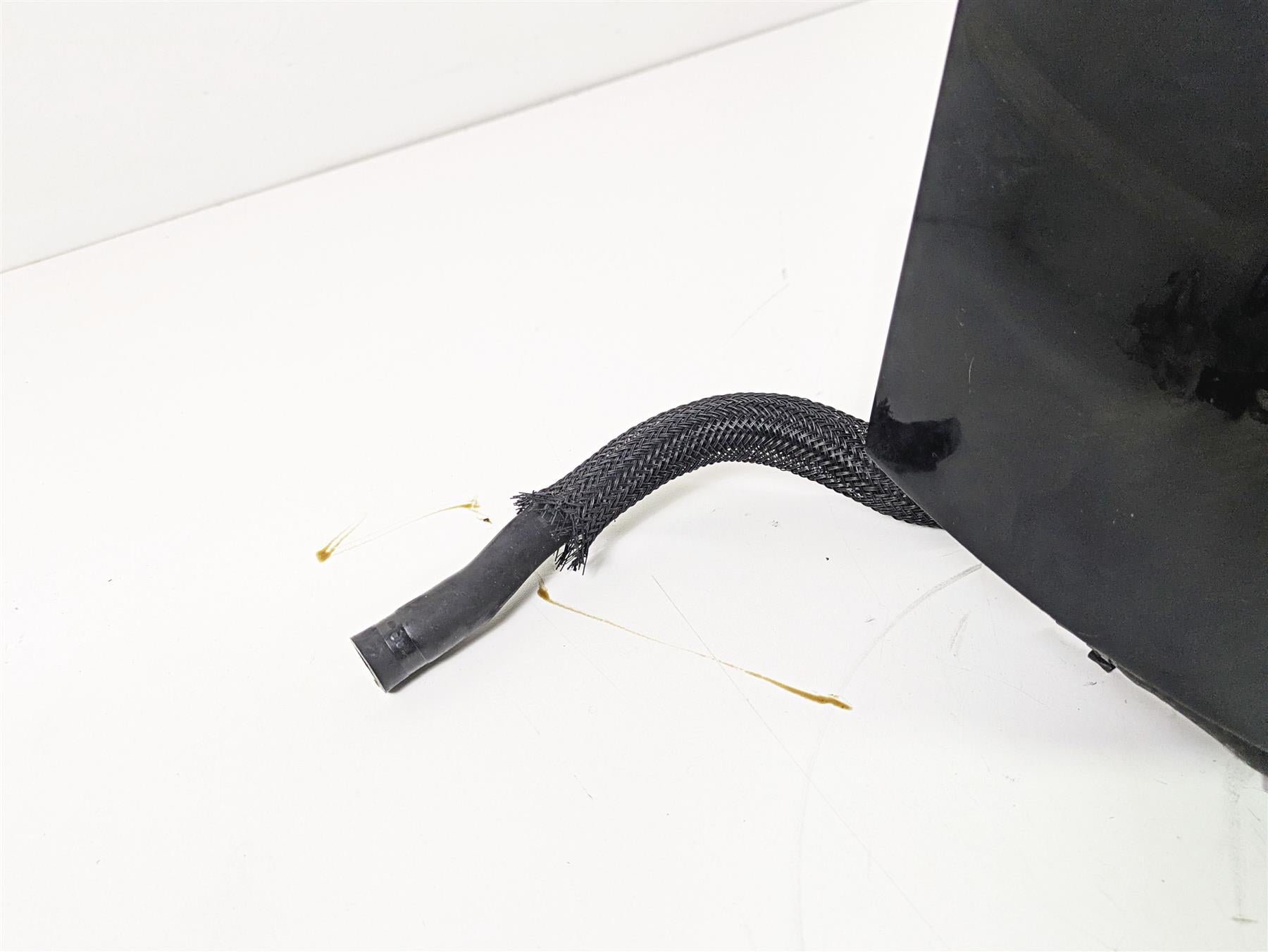 2014 Harley FLS Softail Slim Oil Tank Reservoir & Hoses Set - Read 62492-01A {{ shop.shopifyCountryName }} - Mototech271