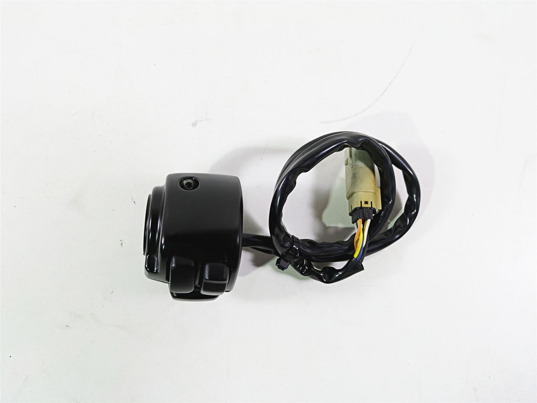 2009 Harley XR1200 Sportster Left Hand Turn Signal Control Switch 71682-06A {{ shop.shopifyCountryName }} - Mototech271