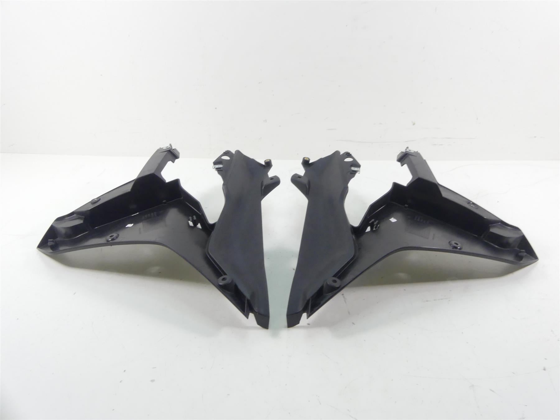 2016 BMW R1200RS K54 Front Inner Fairing Side Panel Cover Cowl Set 46638545322 {{ shop.shopifyCountryName }} - Mototech271