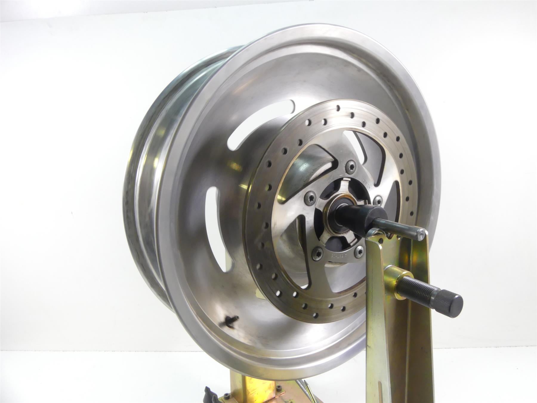 2006 Harley VRSCD Night V Rod Straight Rear Wheel Rim 18x5.5 40869-06 {{ shop.shopifyCountryName }} - Mototech271