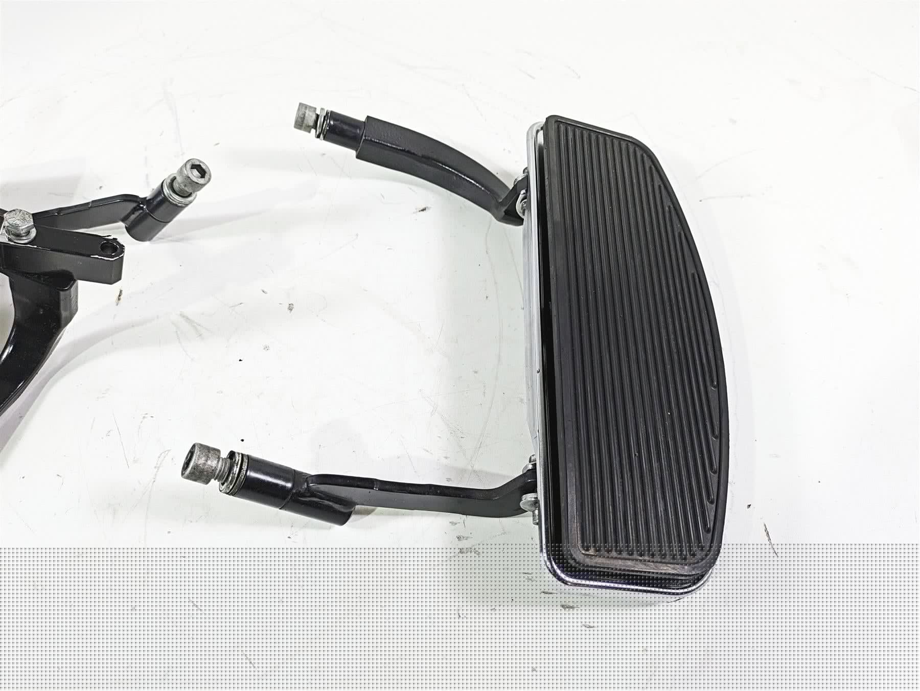 2008 Harley Touring FLHTCU E-Glide 105TH Front Floor Board Set 50622-83 50518-83 {{ shop.shopifyCountryName }} - Mototech271