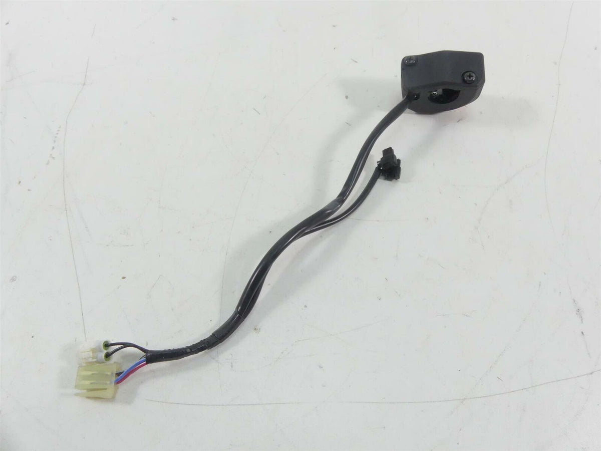 2020 Yamaha VMX17 1700 Right Hand Control Switch Start Kill Stop 2S3-83975-00-00 {{ shop.shopifyCountryName }} - Mototech271